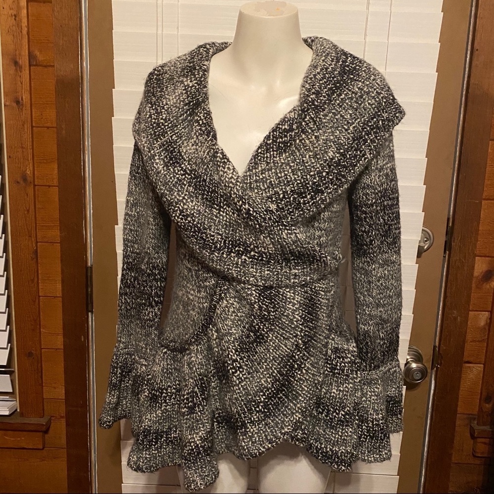 WHBM black gray white cardigan sweater sz M